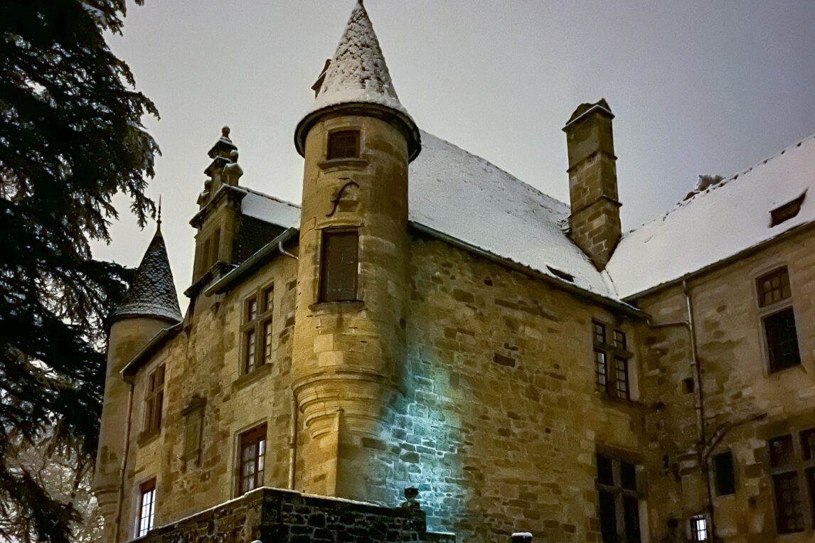 Château de Pazayac covered in snow